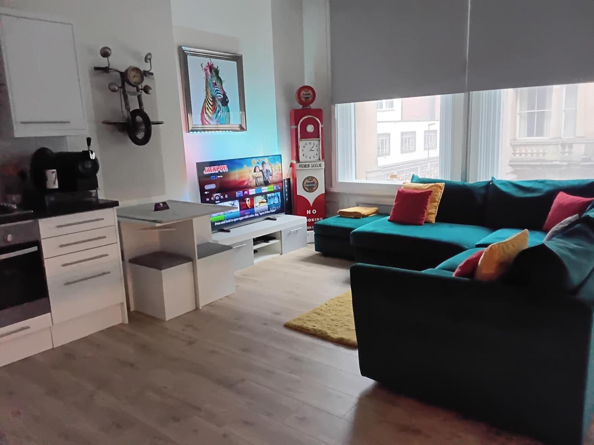 Communal lounge/ TV room