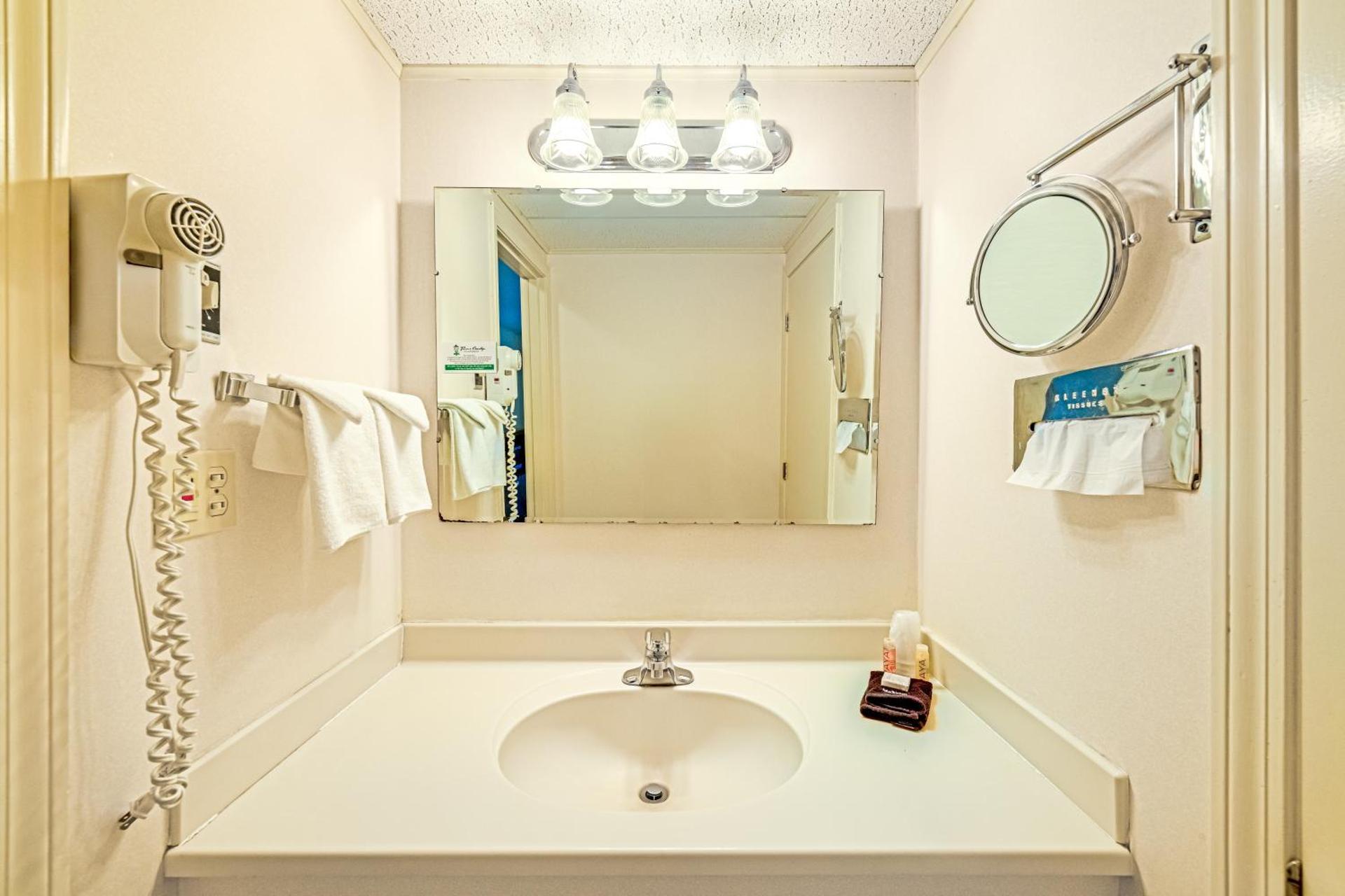 Town & Country Inn & Resort