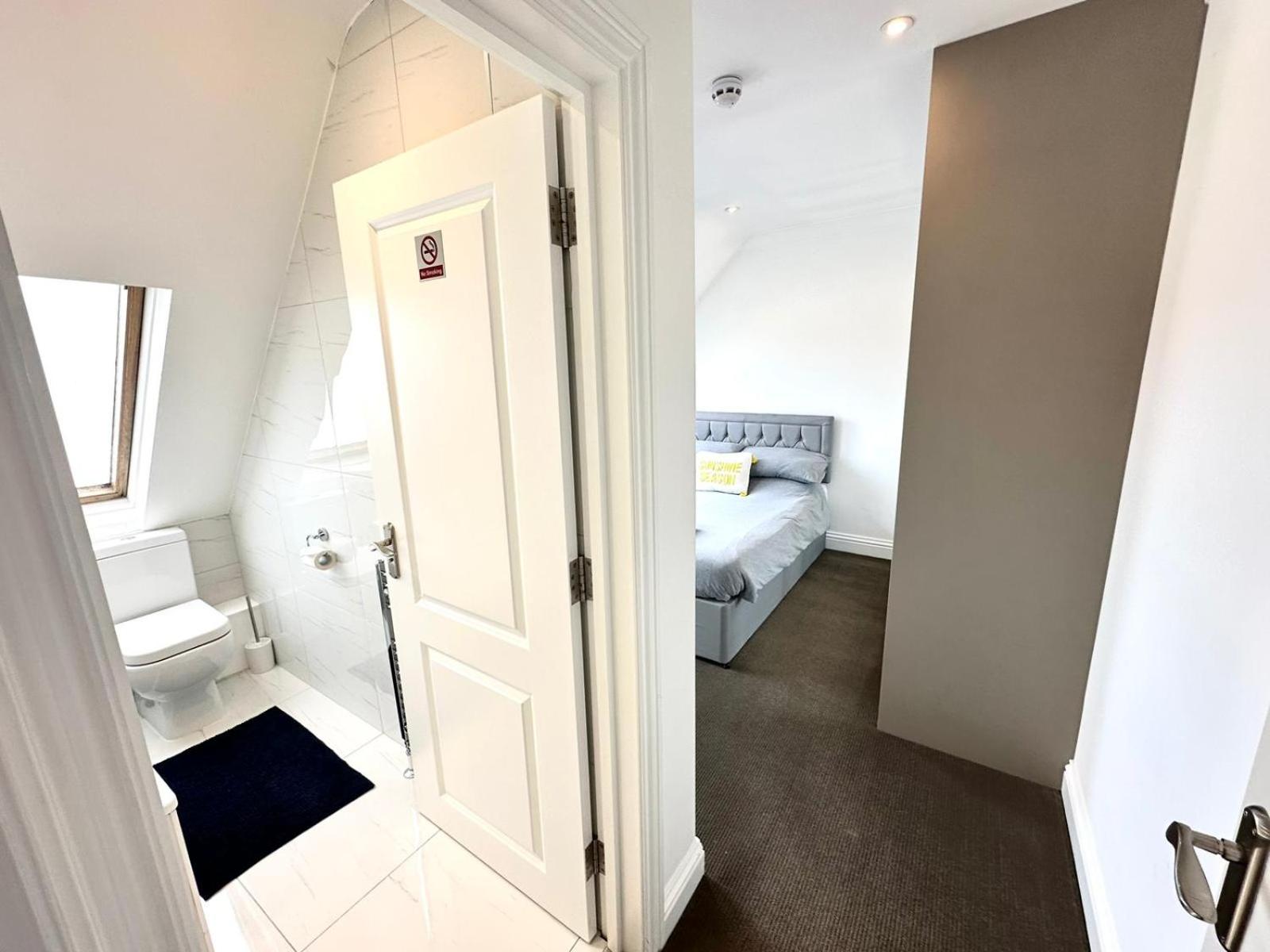 Stunning Modern, Private Apartment,15 Mins To Central London