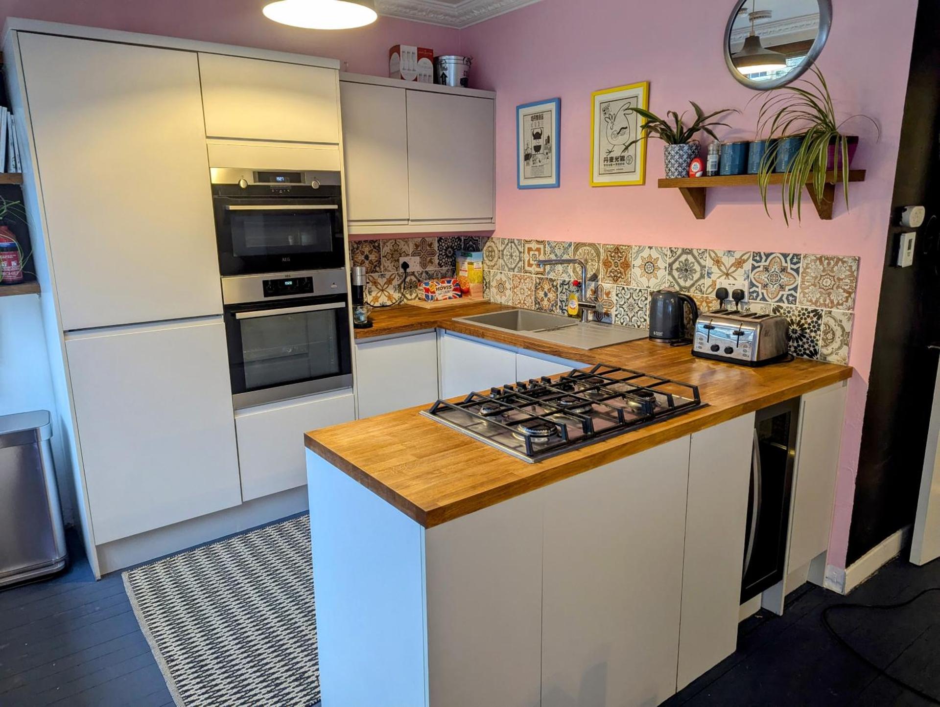 Kitchen or kitchenette