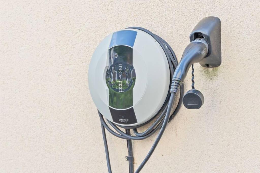 Luxury 5 bed house with Hot Tub nr Bicester Village