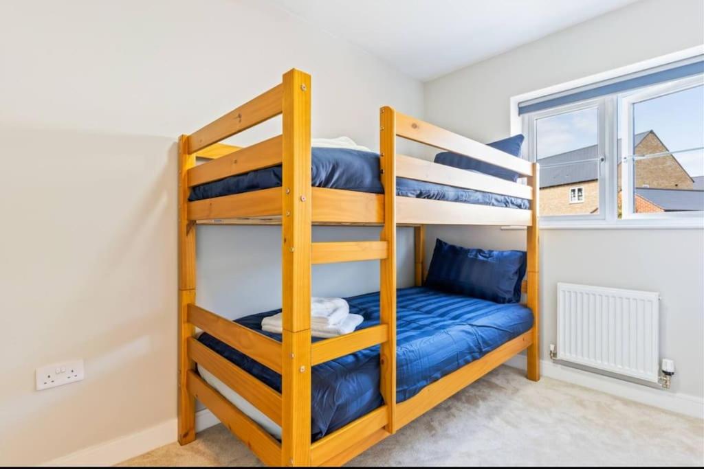 Luxury 5 bed house with Hot Tub nr Bicester Village