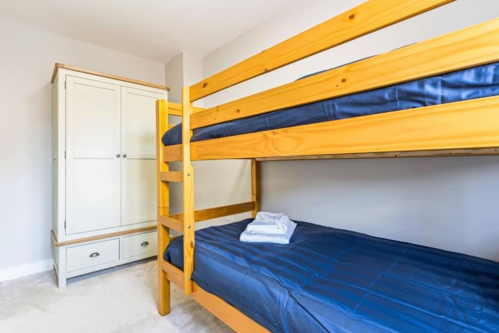 Luxury 5 bed house with Hot Tub nr Bicester Village