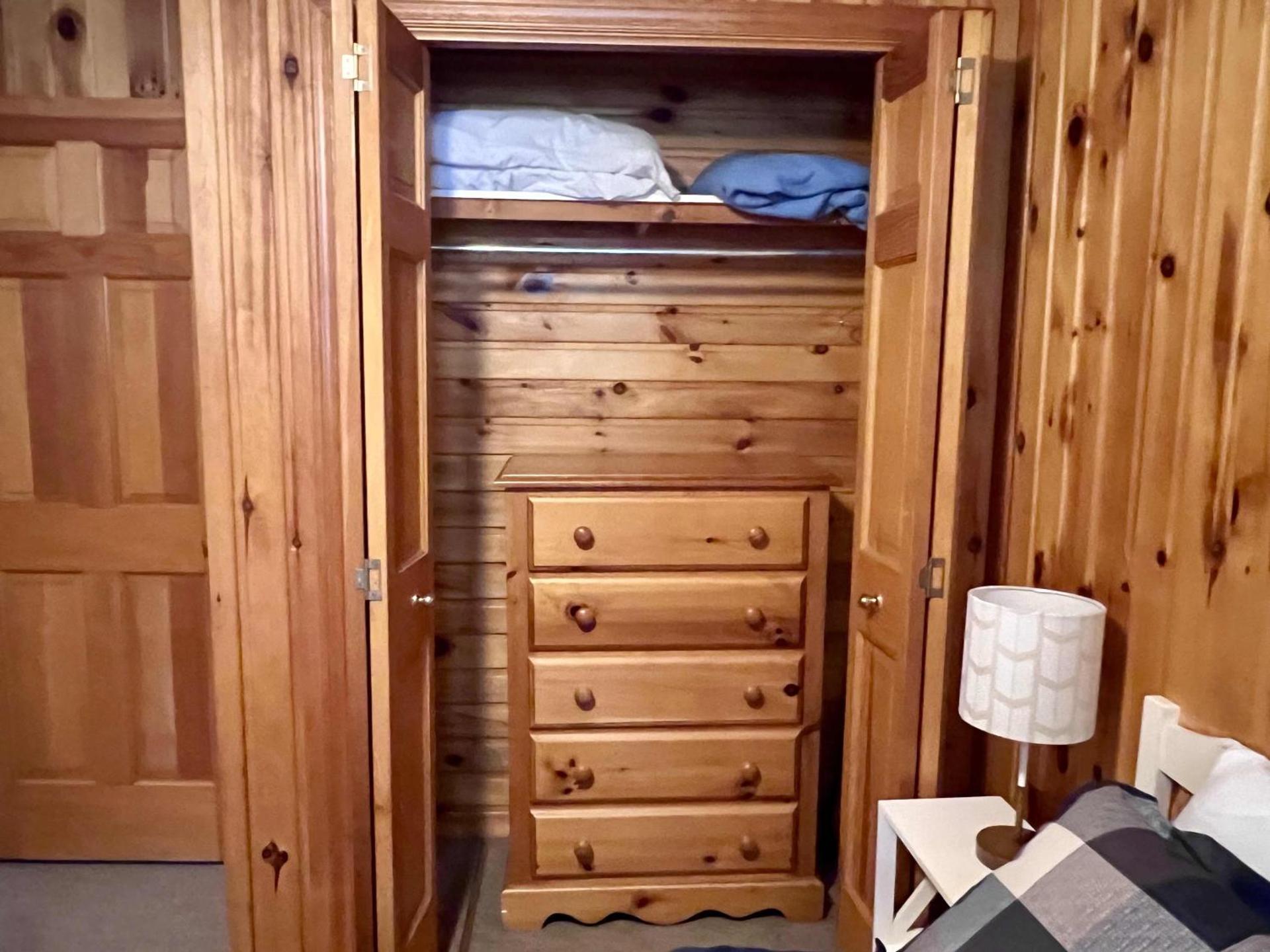 High Falls Bay Cottages, Camping & Waterpark