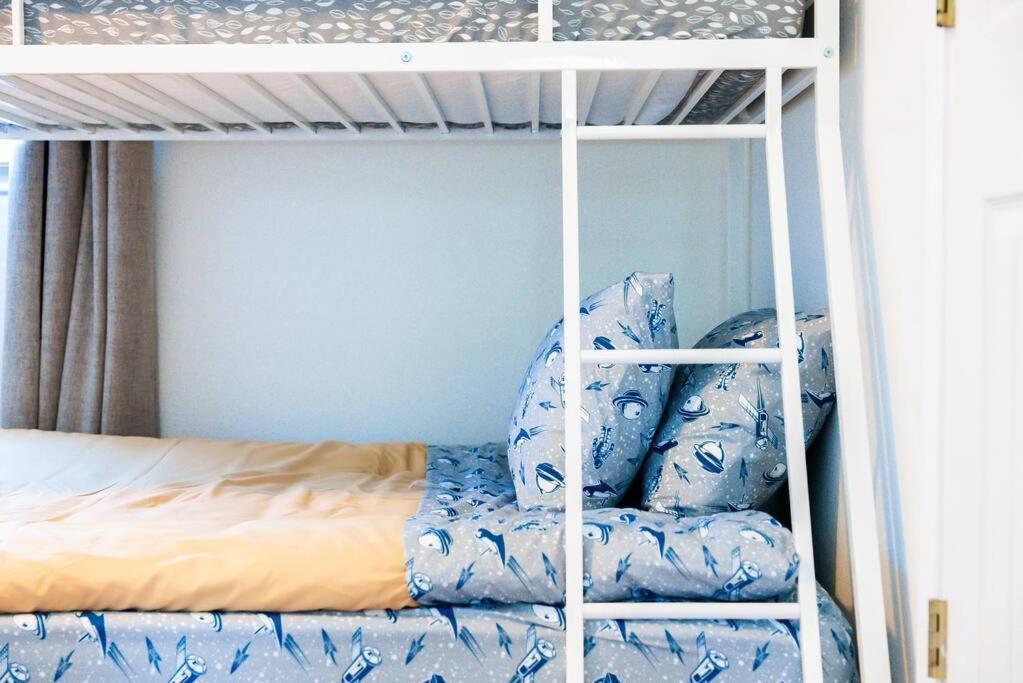 Spacious 4BR w Game Room - 15 min to Seaworld