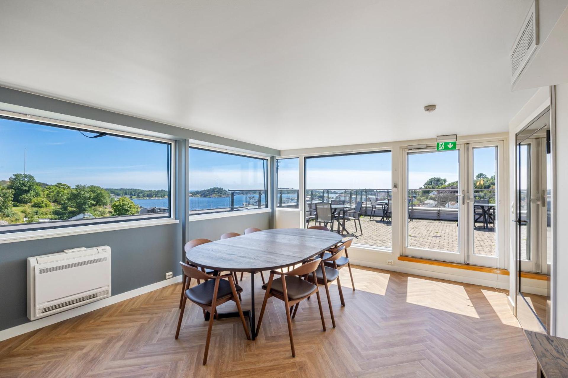 Meeting/conference room