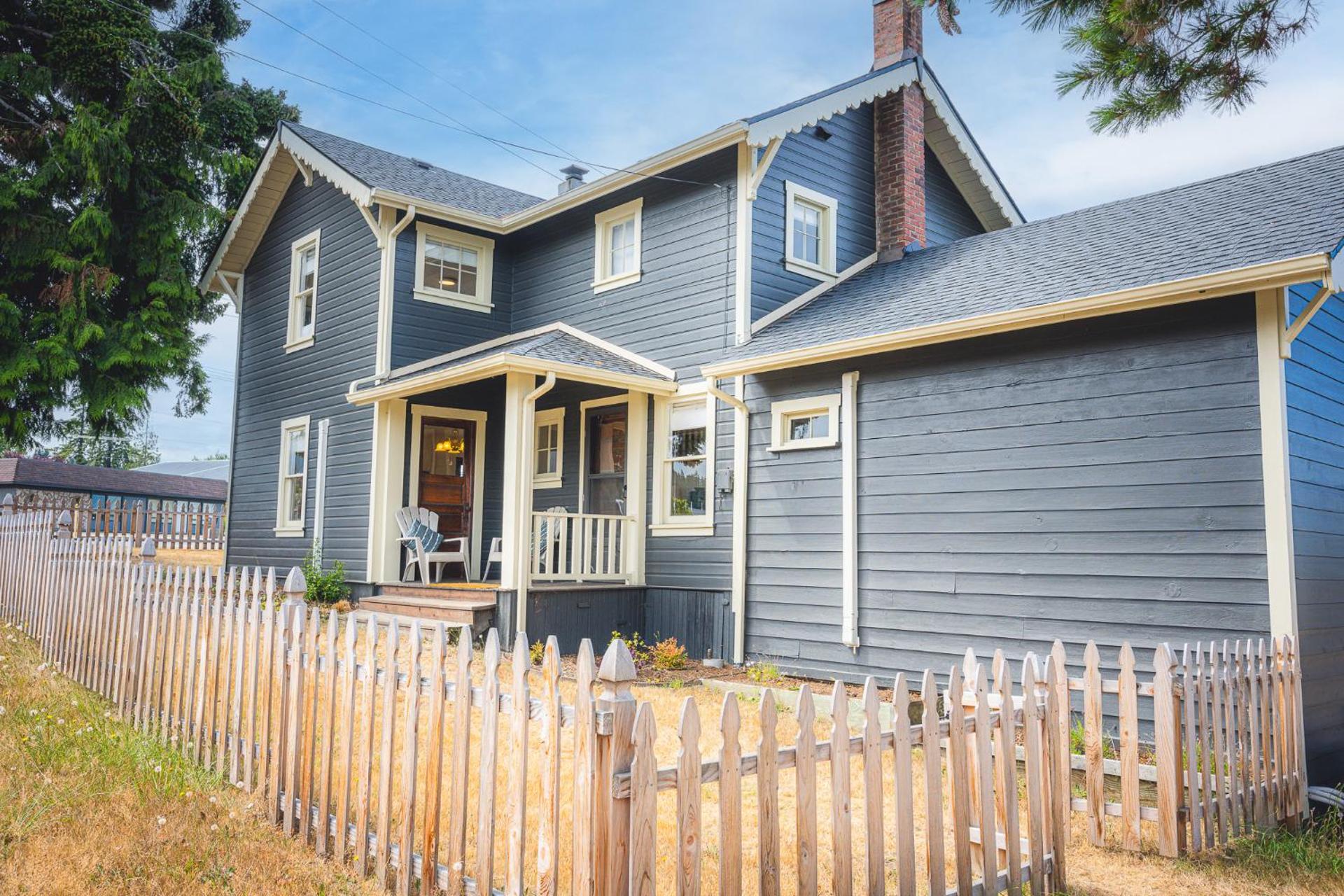 Peabody House - 1920s Cottage