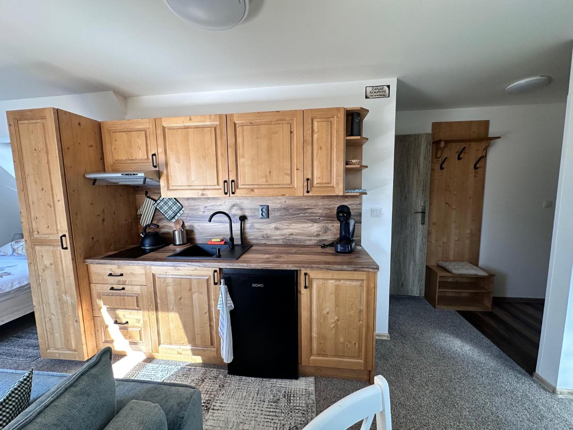 Apartment with Mountain View