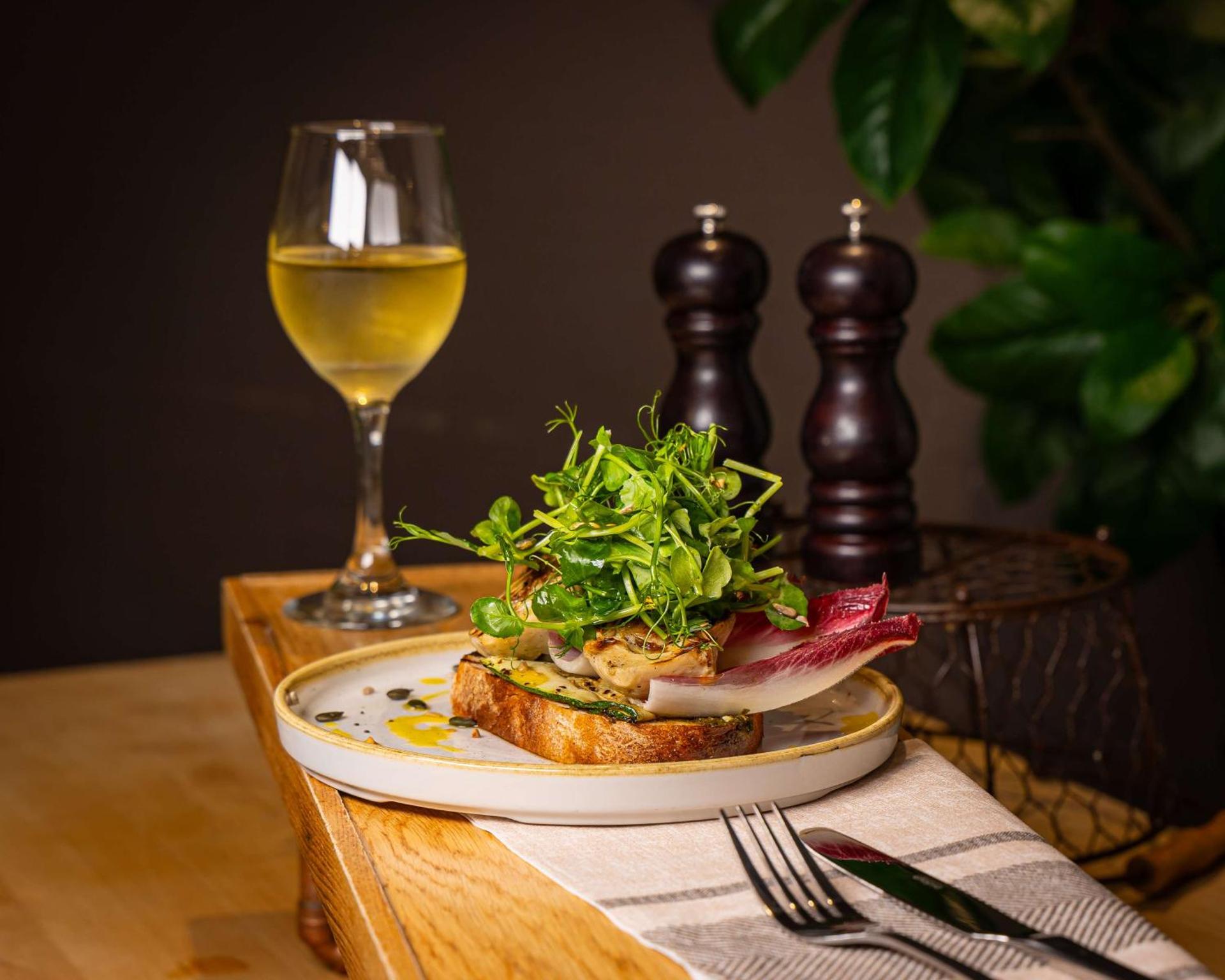 Restaurant/places to eat