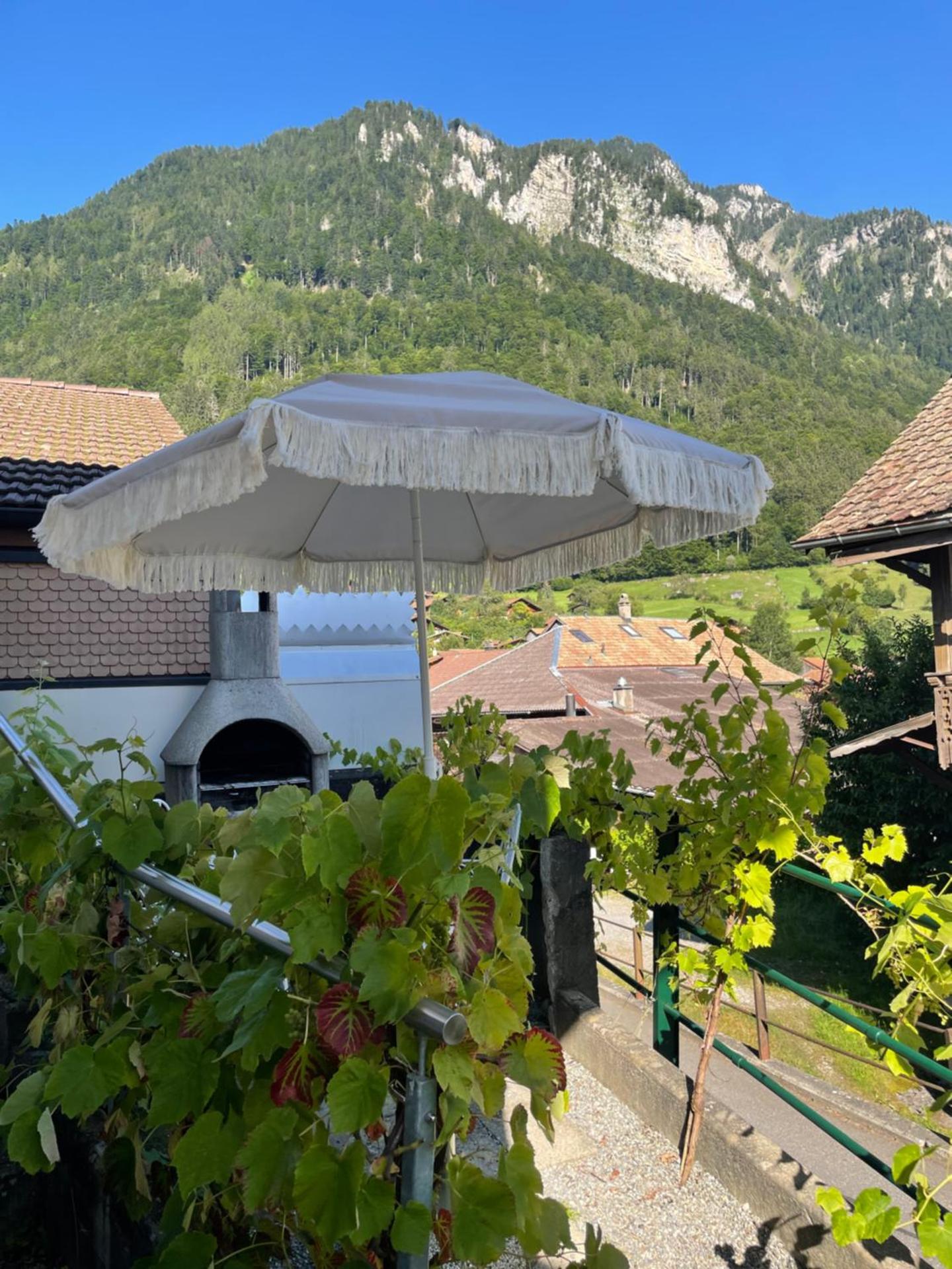 Studio 15 min to ski resort, No Parking