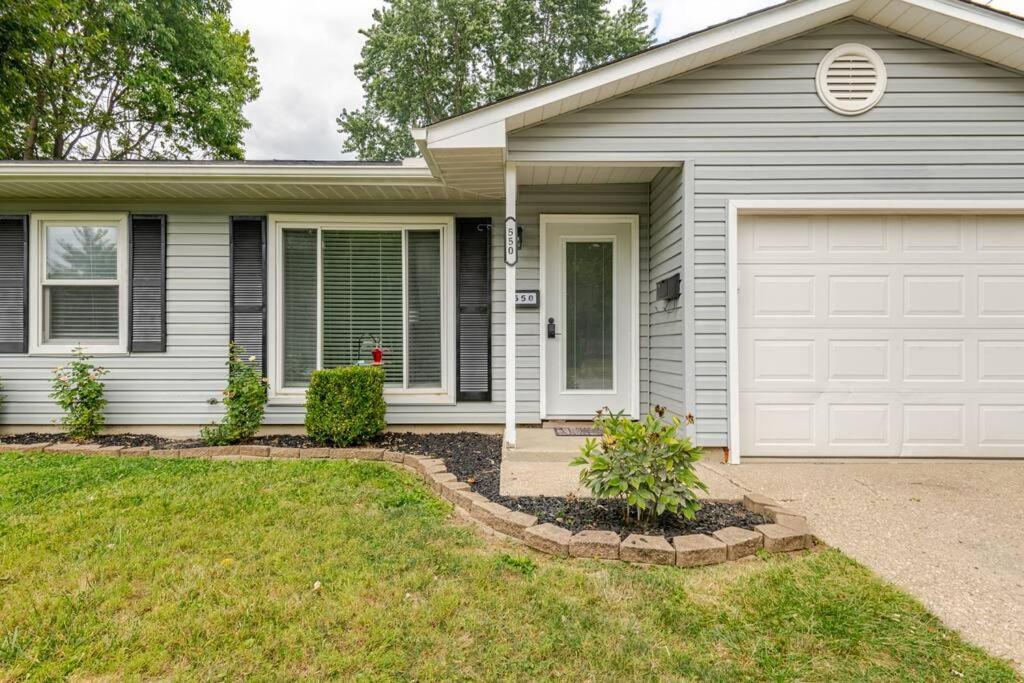 Private Ranch- Entire Home - Hot Tub - Pets & Kids Welcome - King Bed - Fenced Backyard - Free WiFi