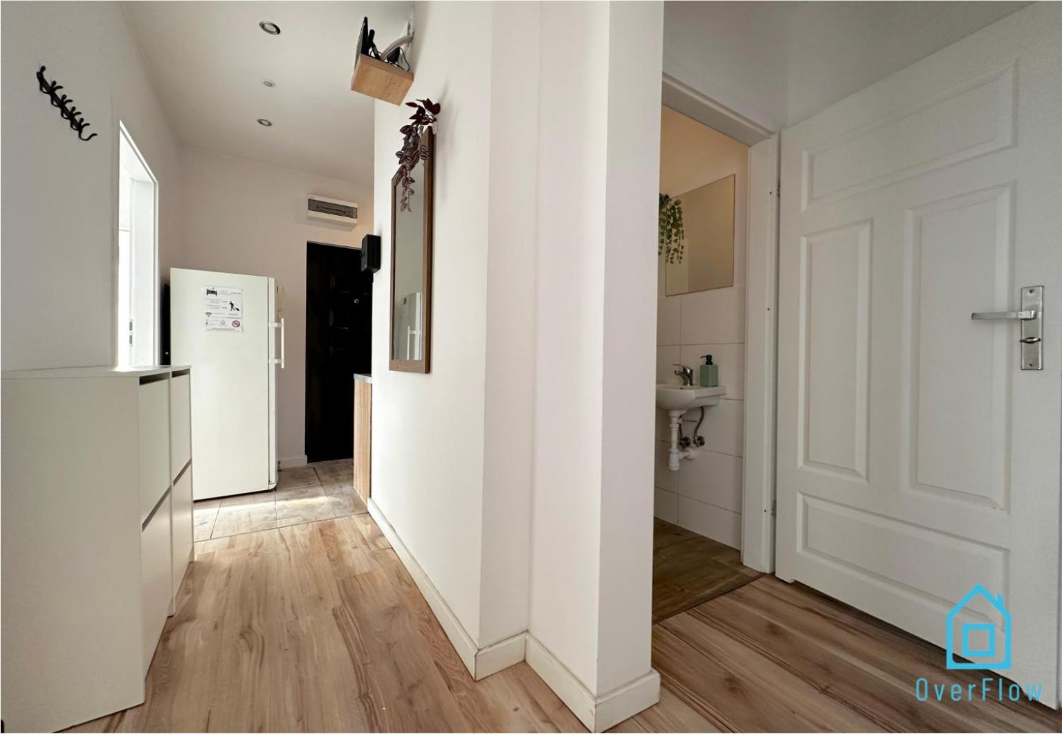 August Room - Peaceful Retreat, 10 Minutes to Gdańsk Old Town & Seaside