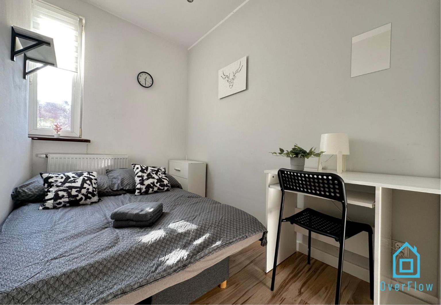 August Room - Peaceful Retreat, 10 Minutes to Gdańsk Old Town & Seaside