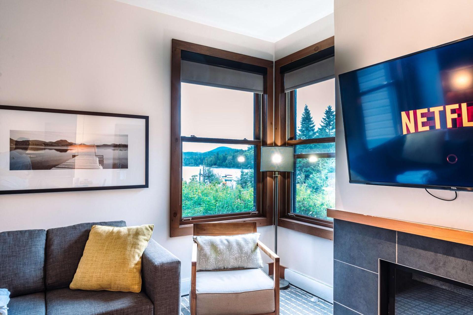 Lakefront Mountain View - Resort Studio