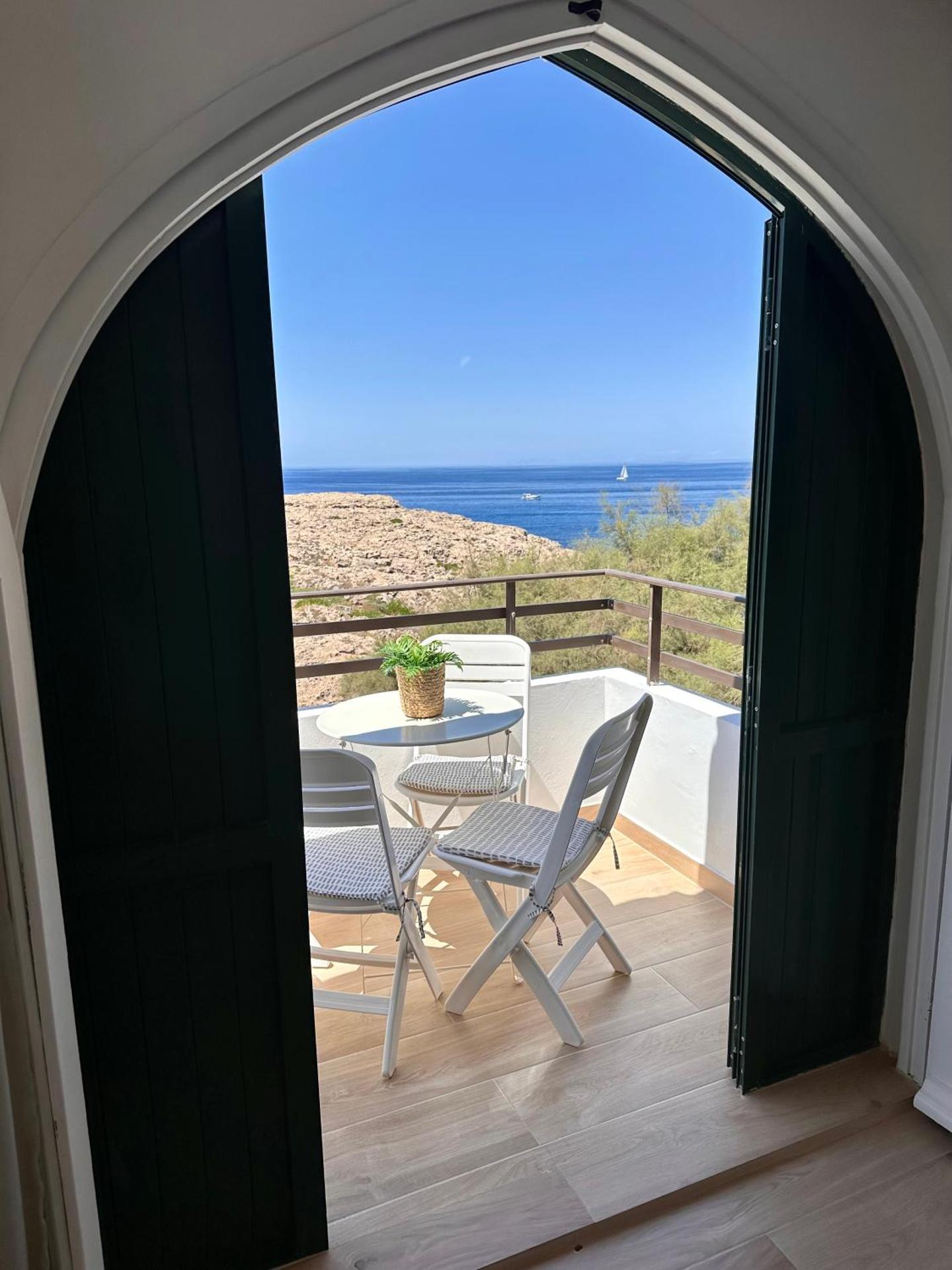 Vistas al mar en primera linea