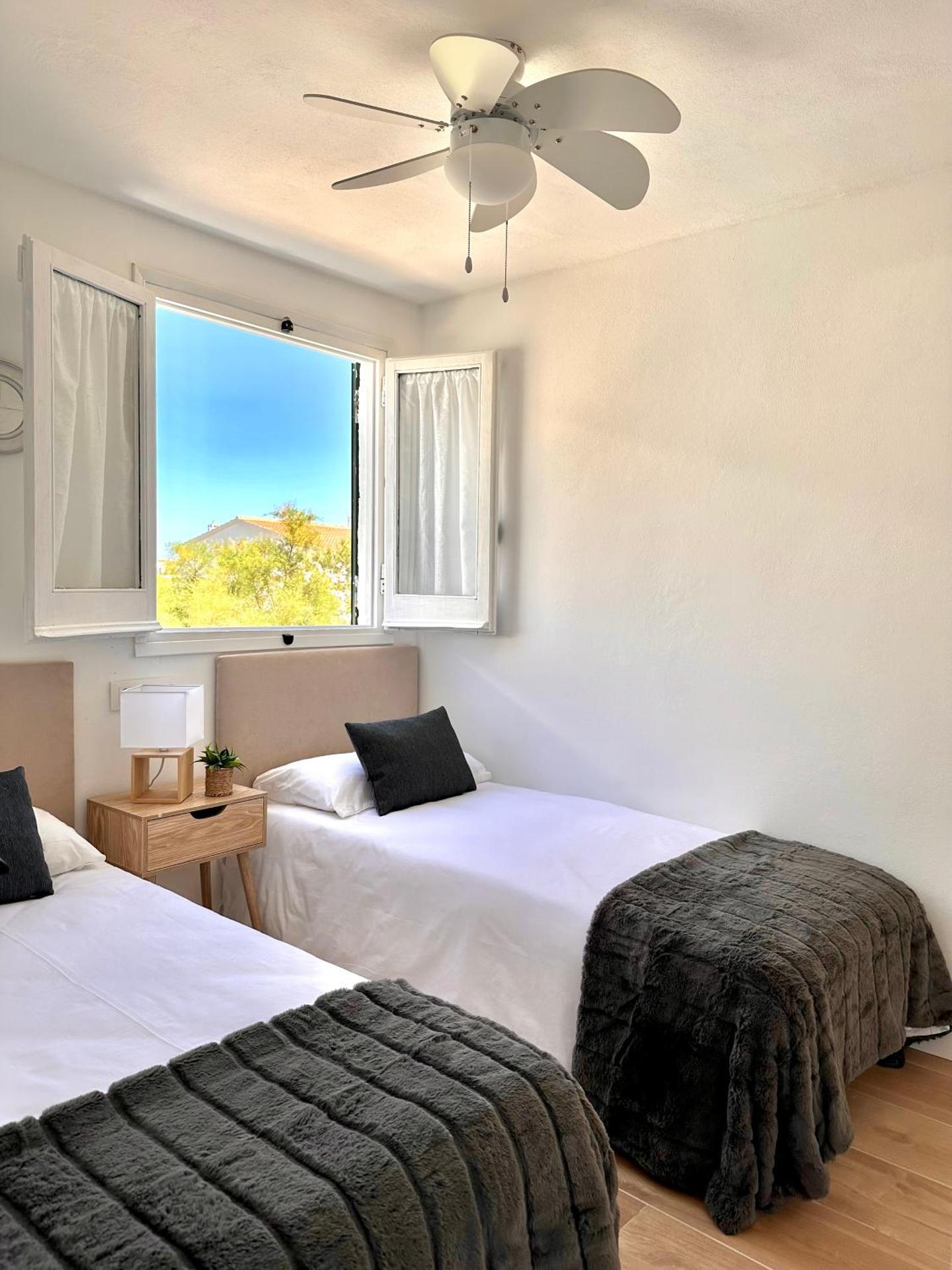 Vistas al mar en primera linea