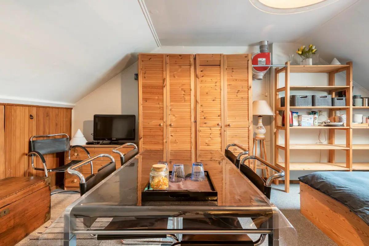 Cozy room in residential Alkmaar - Free parking