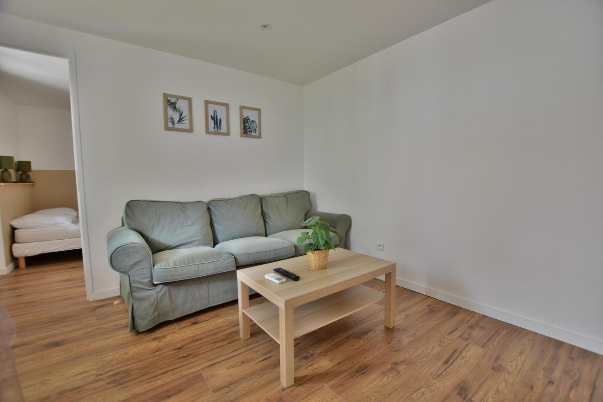 T2 en RDC climatisé à 50m de la plage et du port