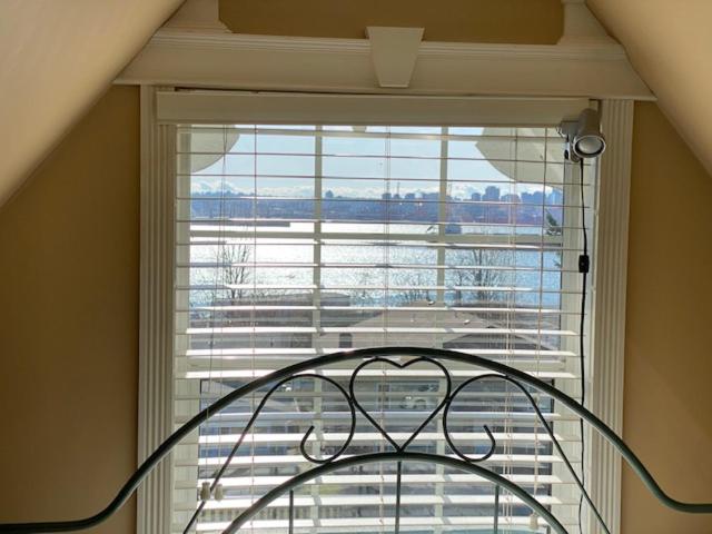 Ocean Breeze Executive Bed and Breakfast