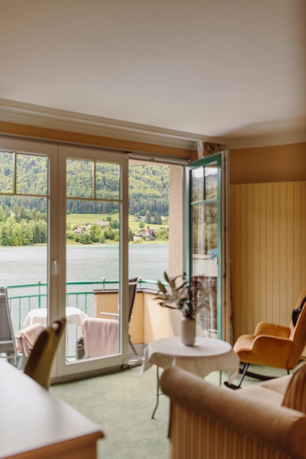 Superior Double or Twin Room with Lake View