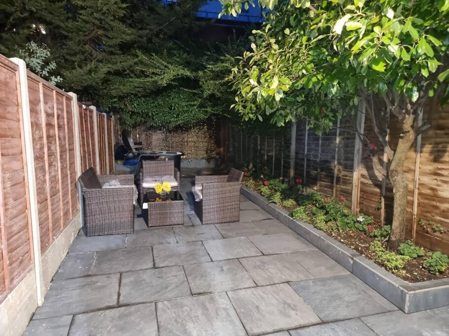 Uniq 3 Bedroom House in central Watford ,15min to London Euston , close to Harry Potter