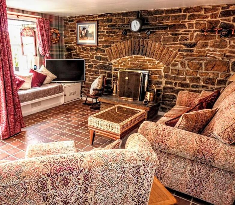 Butterfly Lodge quirky rural home stunning views