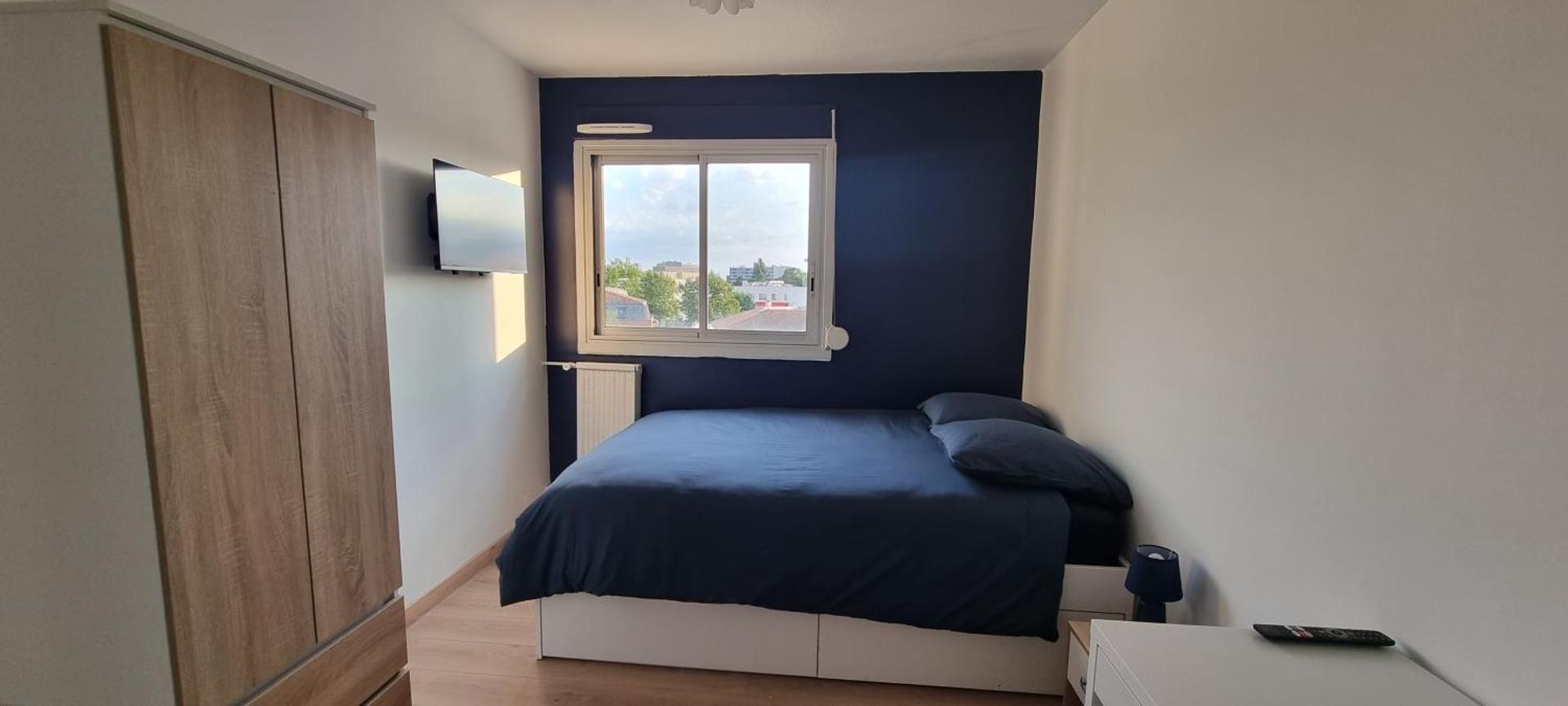 Chambres avec salle d'eau privative dans appartement partagé