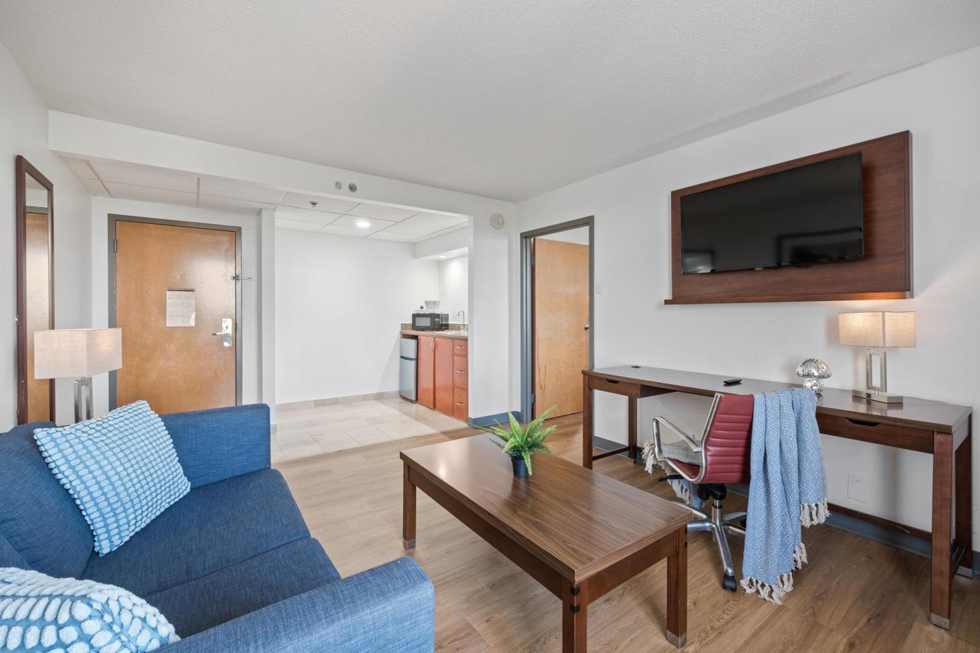 315 LoSo Hotel Airport