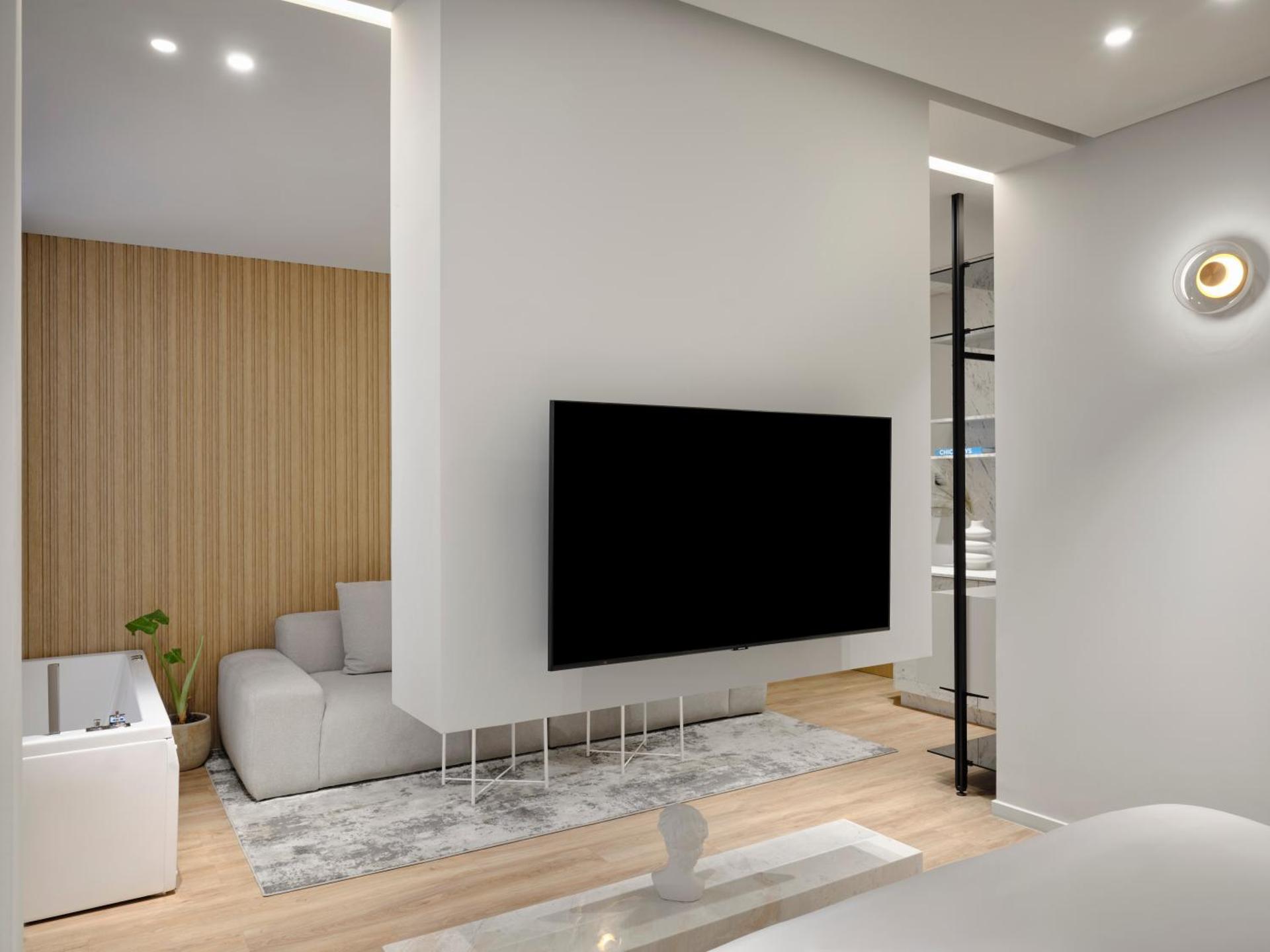 Communal lounge/ TV room