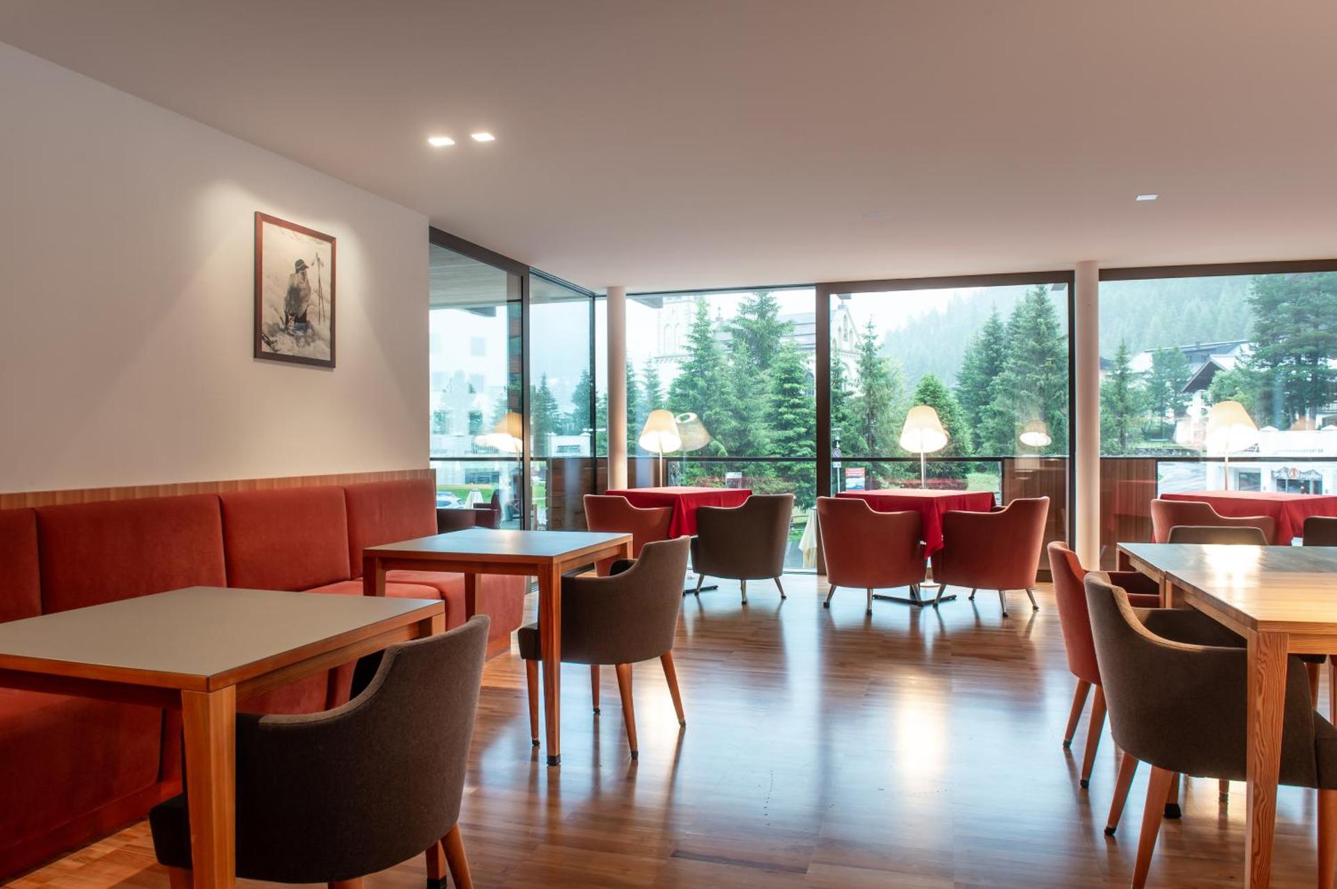 Communal lounge/ TV room