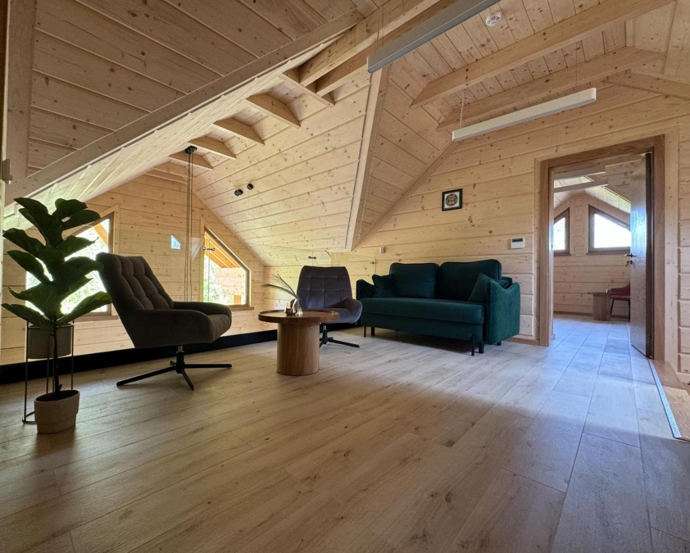 Brzozowa Chata - z prywatnym Jacuzzi i wspaniałym ogrodem - by SpaceApart