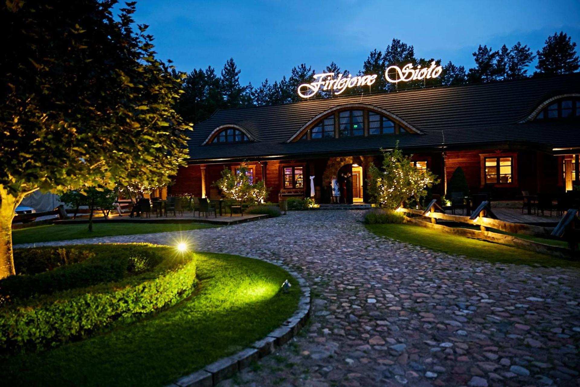 Kompleks rekreacyjno- hotelowo-wypoczynkowy FIRLEJOWE SIOŁO