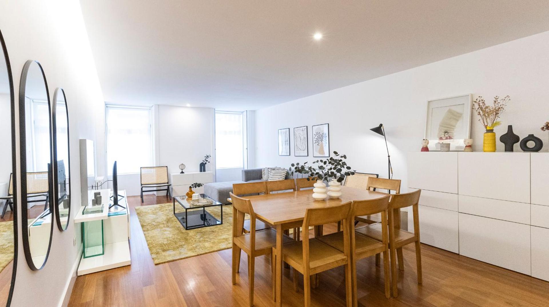 Fábrica Three-Story Charm by LovelyStay