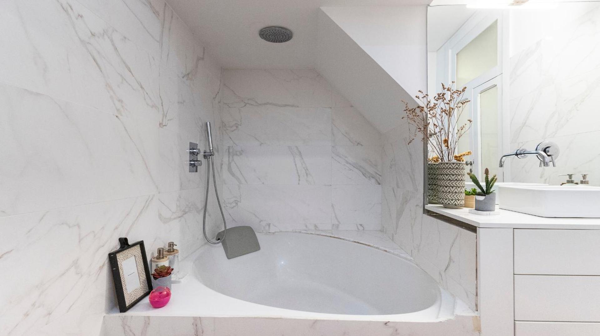 Fábrica Three-Story Charm by LovelyStay