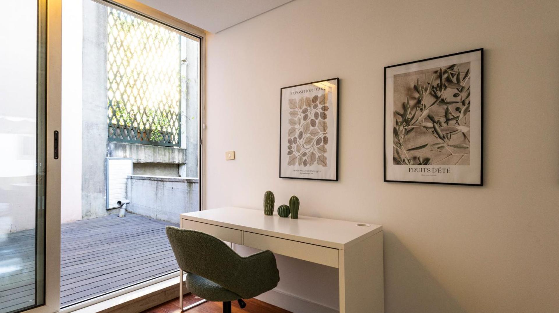 Fábrica Three-Story Charm by LovelyStay