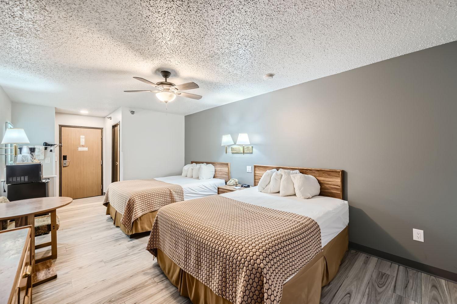 Queen Room - Non-Smoking