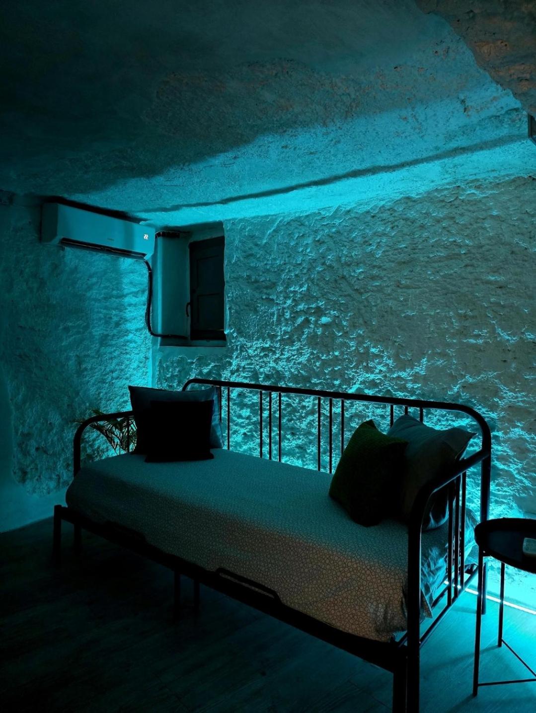 BONITA CASA CUEVA CON JACUZZI