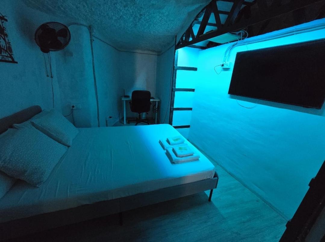 BONITA CASA CUEVA CON JACUZZI