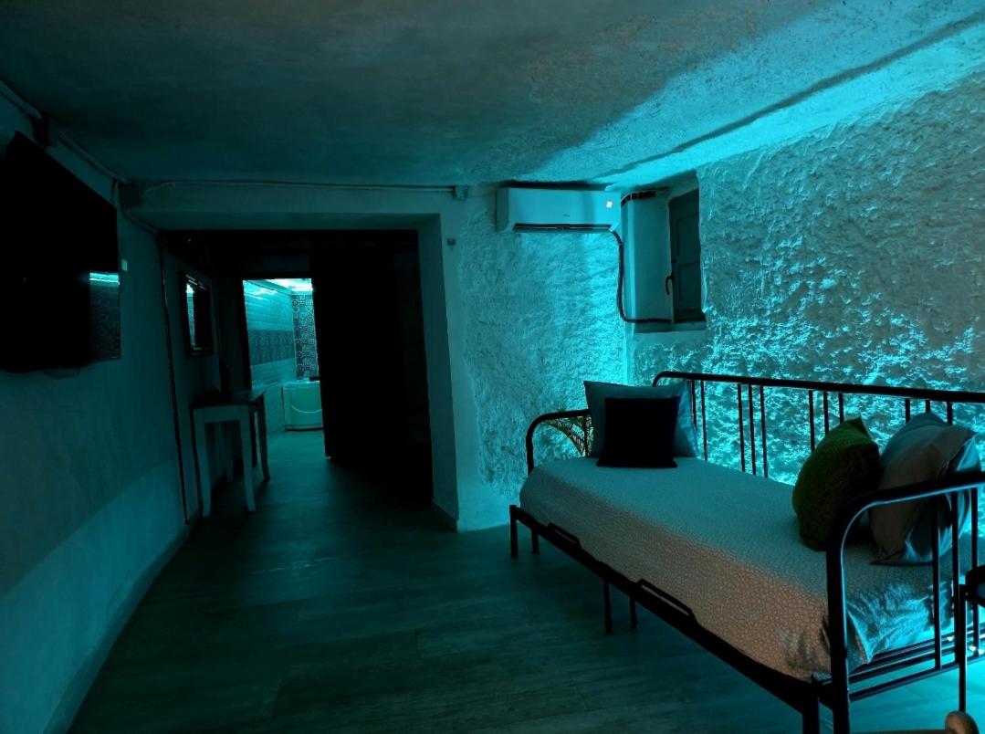 BONITA CASA CUEVA CON JACUZZI