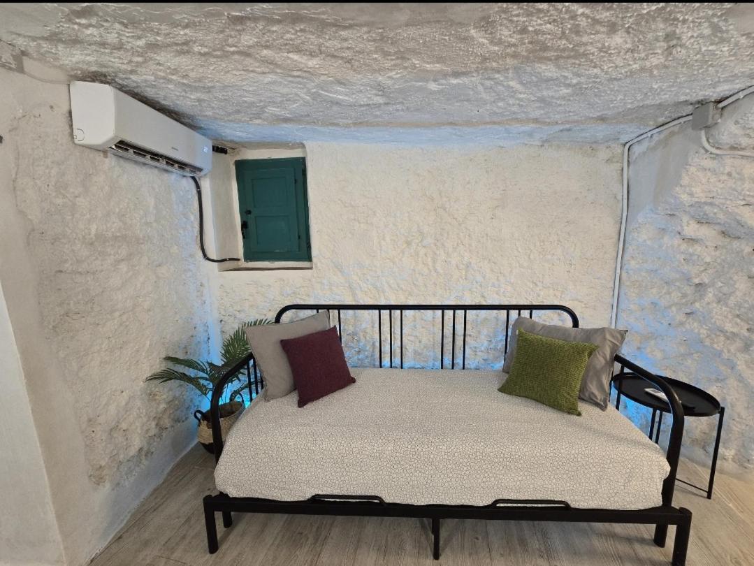 BONITA CASA CUEVA CON JACUZZI