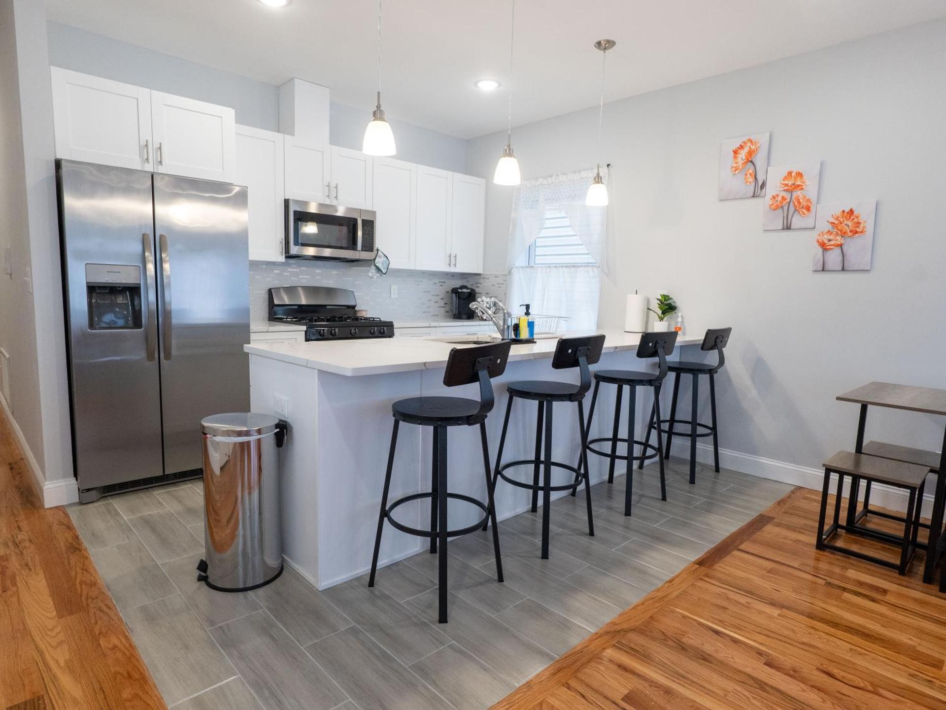 4 New Apts - 3 Bed Apt 1st Floor & 3 Bed Apt 2nd Floor - 1 Bed Studio Apt Ground Floor & 1 Bed Studio Apt Ground Floor near Penn Station EWR Airport Beth Israel Hospital Manhattan NYC