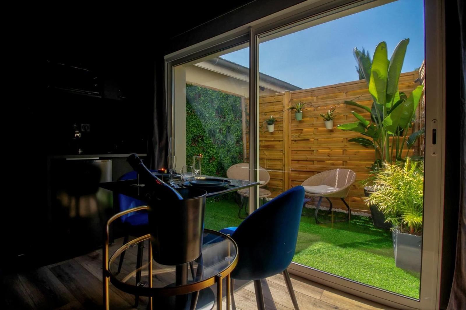 Studio with Spa Bath