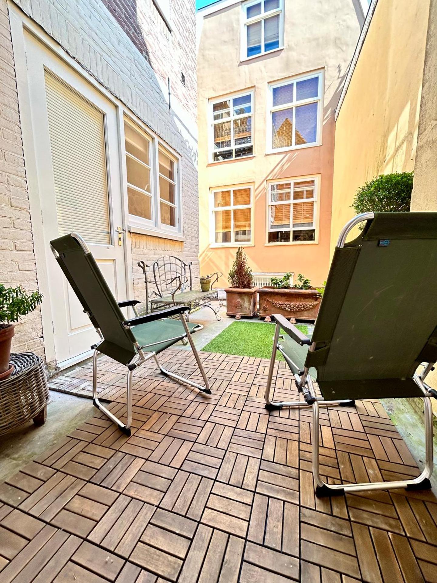 Leiden City Centre Canal View or Terrace View Apartments