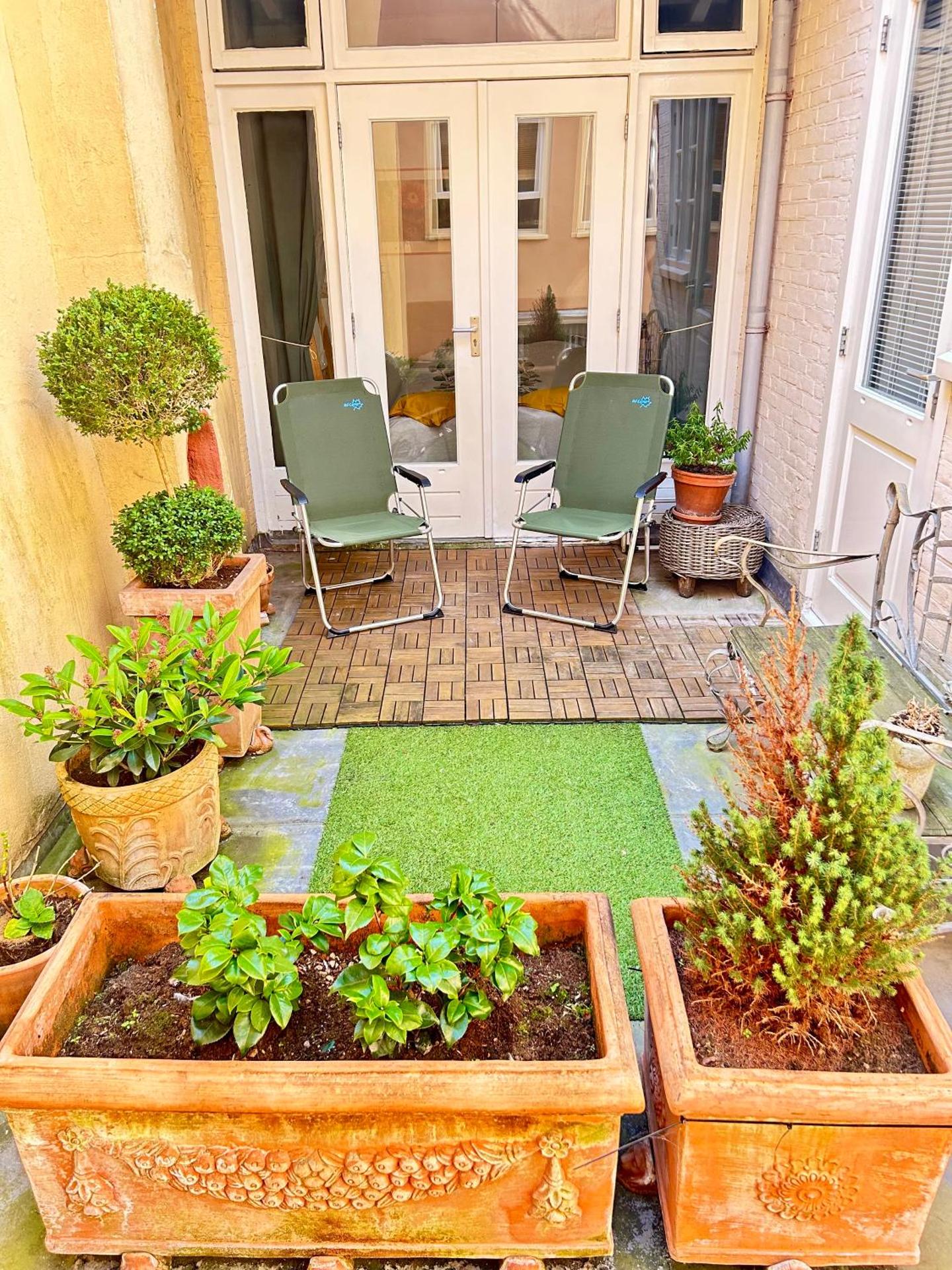 Leiden City Centre Canal View or Terrace View Apartments