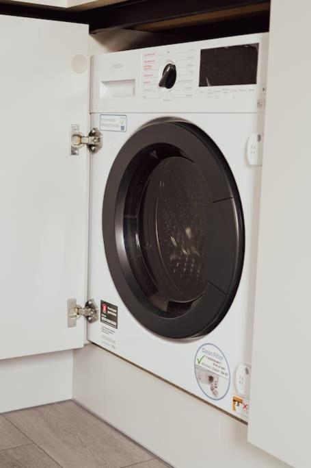 Hemel Apartments - Riverside Retreat