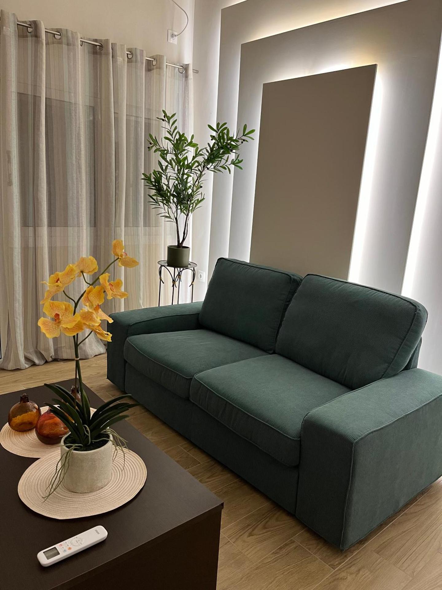 Emerald Luxury Apartments - ATH Airport