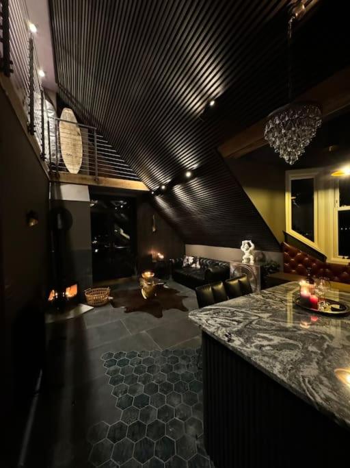 NYC Loft, Luxury Apartment