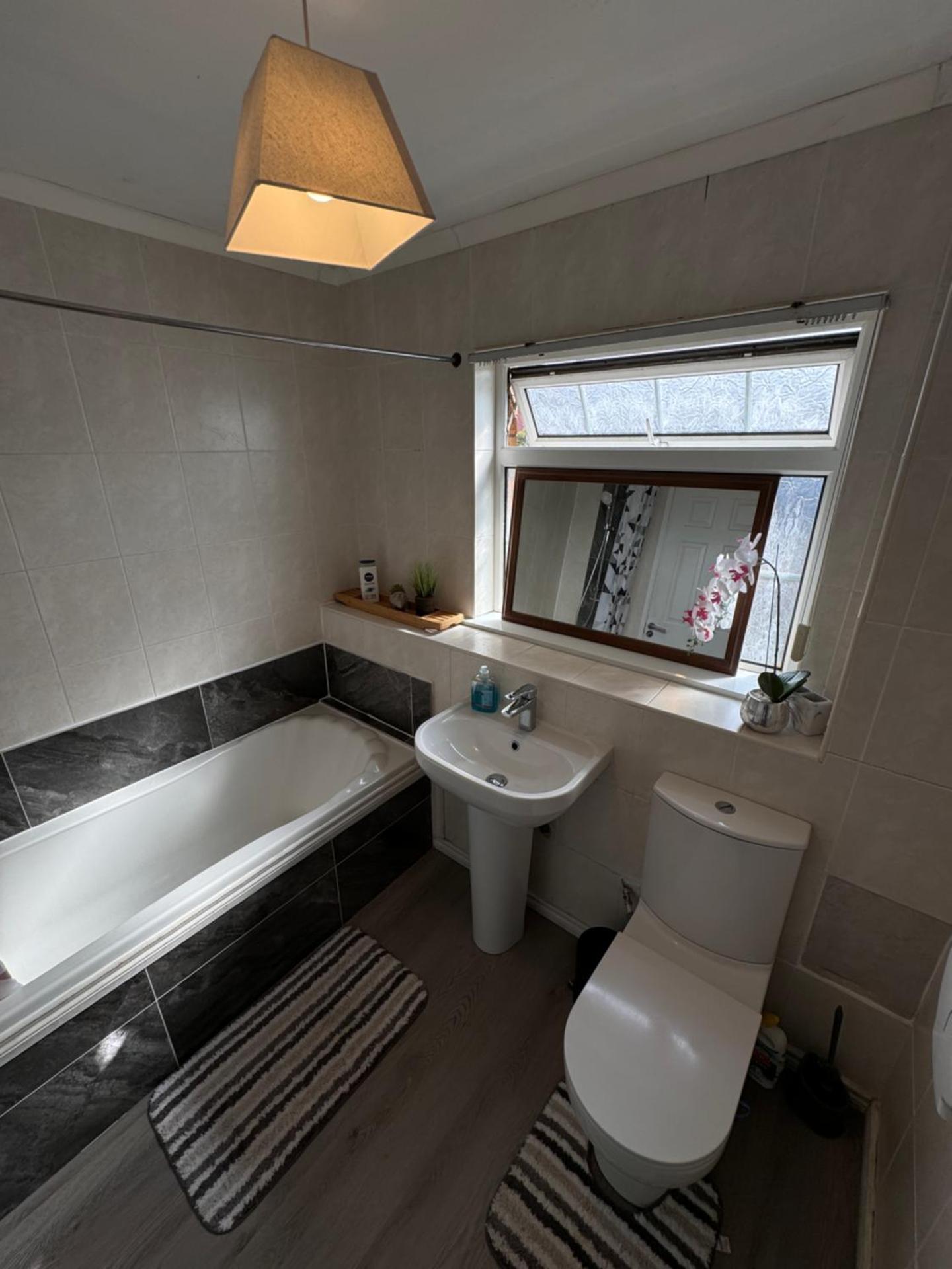 House near to CastleCourt shopping