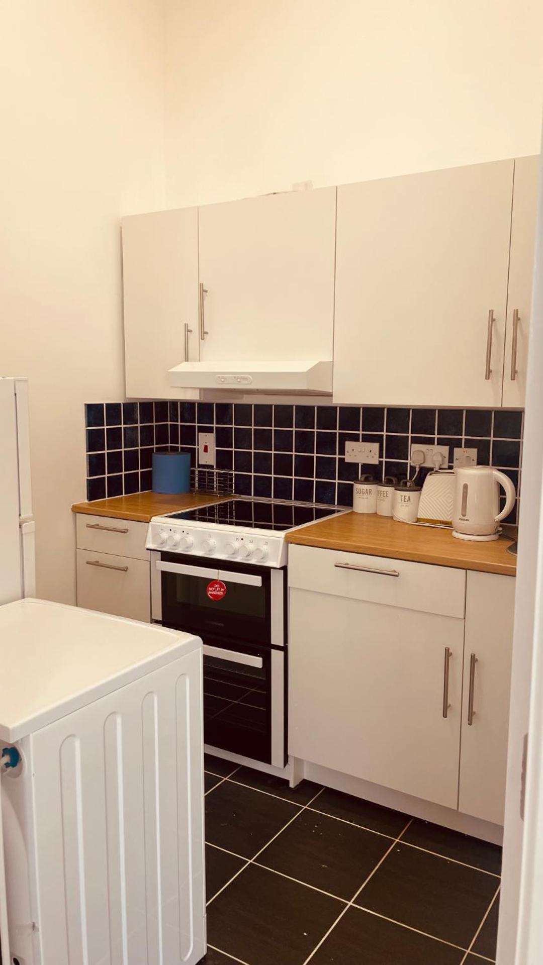 Colton House - Apt 1