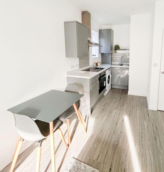 Wellington Road Apartment 1